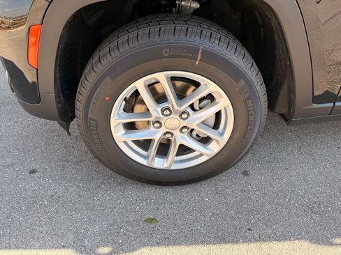 New 2026 Jeep Grand Cherokee Laredo RWD image 30