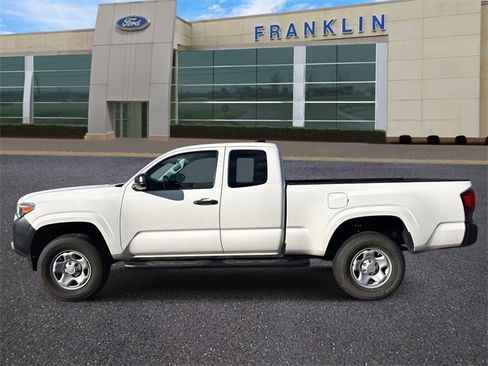 Used 2023 Toyota Tacoma SR image 4