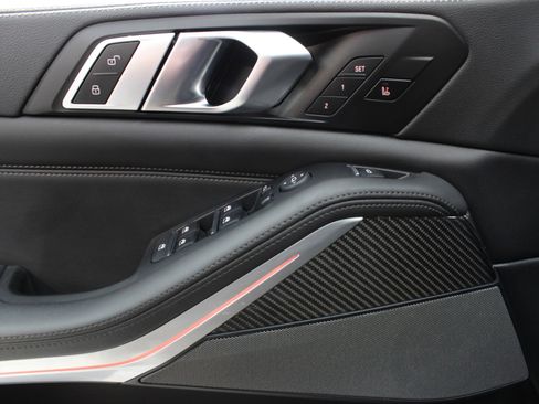 Used 2023 BMW X5 M50i w/ Climate Comfort Package image 33