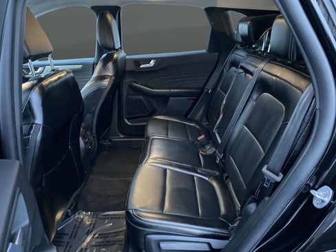 Certified 2025 Ford Escape Platinum image 38