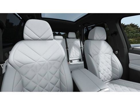 New 2026 BMW X5 xDrive40i w/ Executive Package AWD/4WD image 11