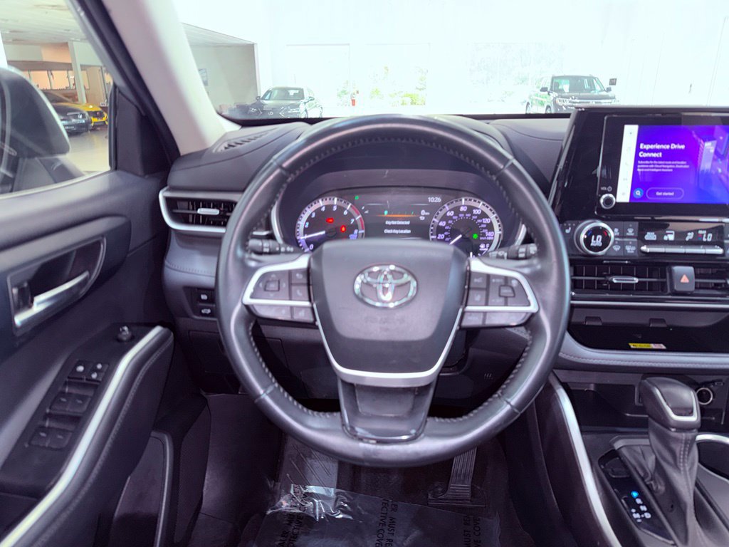 Used 2023 Toyota Highlander XLE FWD image 19