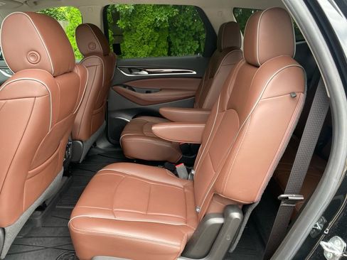 Used 2019 Buick Enclave Avenir w/ Avenir Technology Package AWD/4WD image 24