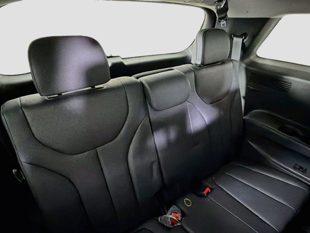 Used 2022 Hyundai Palisade SEL w/ 8P Bench Seat Package FWD image 31