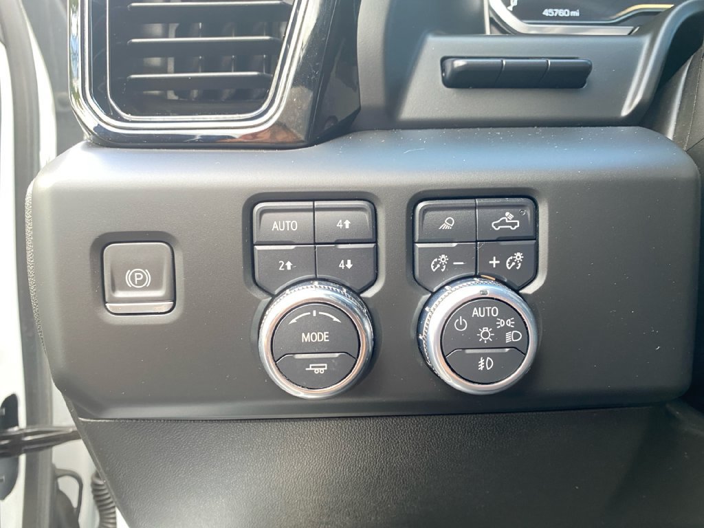 Used 2022 GMC Sierra 1500 AT4 w/ AT4 Premium Package AWD/4WD image 22
