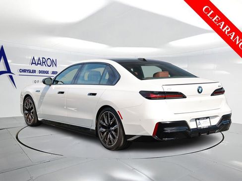 Used 2025 BMW i7 M70 w/ Executive Package image 2