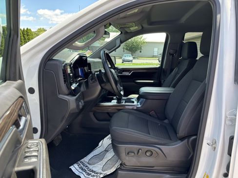 Used 2024 Chevrolet Silverado 1500 RST w/ Protection Package AWD/4WD image 12