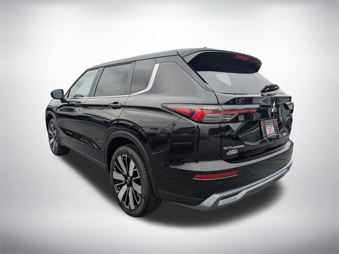 New 2025 Mitsubishi Outlander SE image 5