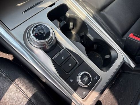 Used 2021 Ford Explorer XLT w/ Equipment Group 202A AWD/4WD image 25