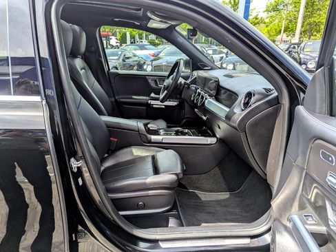 Used 2021 Mercedes-Benz GLB 250 4MATIC w/ Premium Package image 28