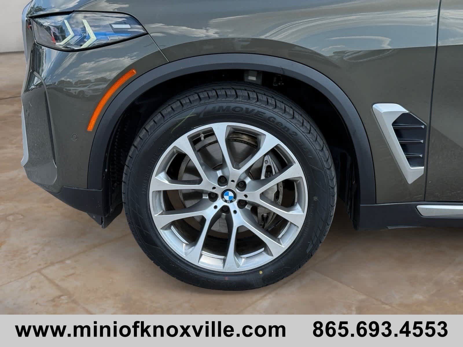 Used 2025 BMW X5 xDrive40i w/ Premium Package AWD/4WD image 9