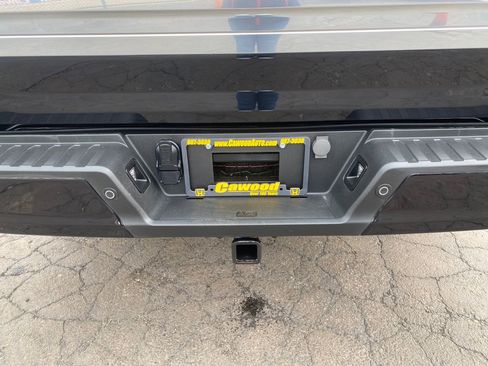 Used 2023 Ford F150 Platinum image 4