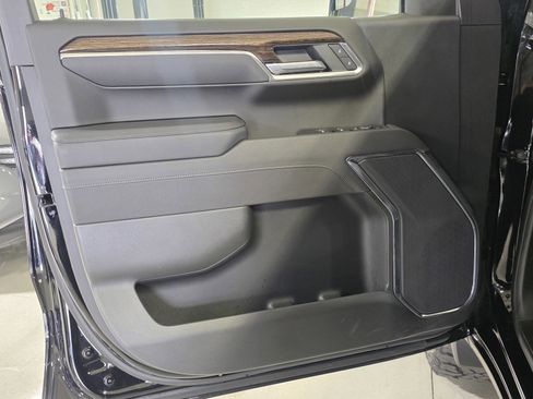 Used 2025 GMC Sierra 1500 Elevation image 20