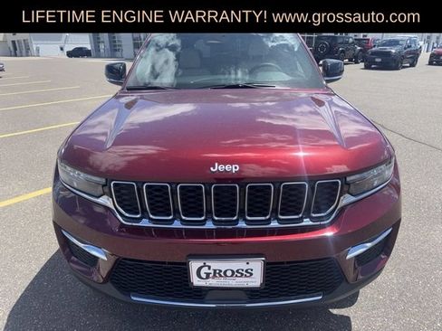Used 2024 Jeep Grand Cherokee Limited AWD/4WD image 3