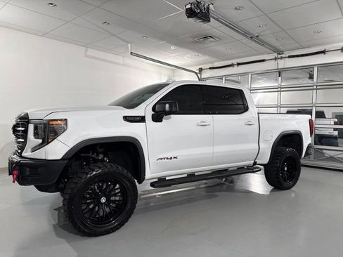 Used 2024 GMC Sierra 1500 AT4X AWD/4WD image 4