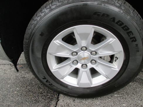 Used 2025 Chevrolet Silverado 1500 LT image 9