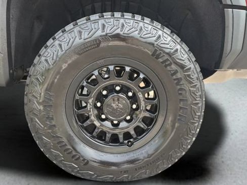 Used 2025 GMC Sierra 2500 AT4X w/ AT4X AEV Edition AWD/4WD image 32