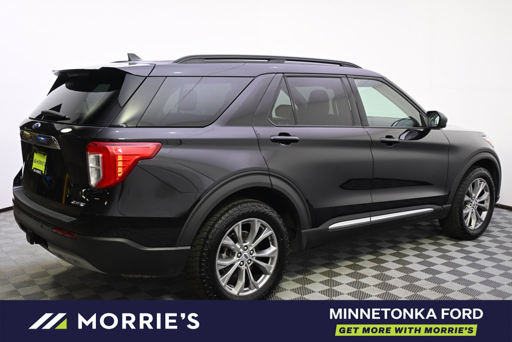 Used 2023 Ford Explorer XLT w/ Equipment Group 202A AWD/4WD image 7