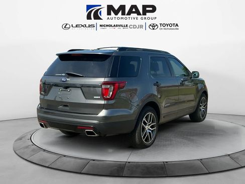 Used 2017 Ford Explorer Sport w/ Equipment Group 401A AWD/4WD image 5