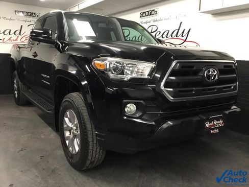 Used 2017 Toyota Tacoma SR5 image 3