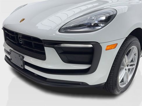Used 2025 Porsche Macan Turbo image 5