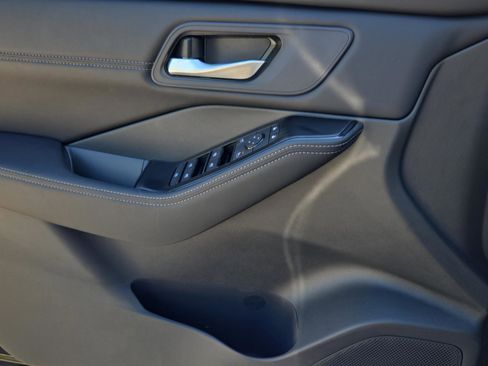 New 2026 Nissan Rogue SV FWD image 26