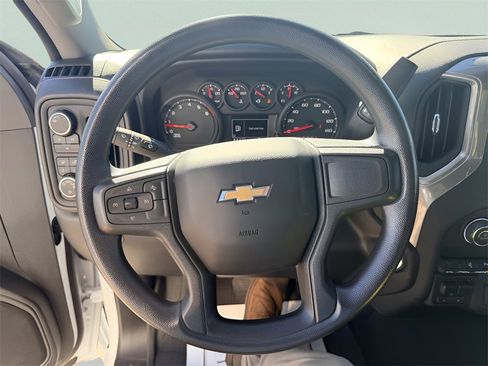 Used 2025 Chevrolet Silverado 2500 Custom w/ Custom Value Package image 17