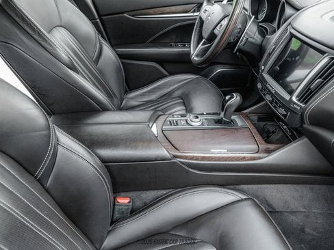 Used 2017 Maserati Levante S AWD/4WD image 45