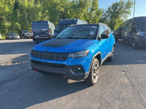 Used 2022 Jeep Compass Trailhawk w/ Trailhawk Convenience Group AWD/4WD image 1