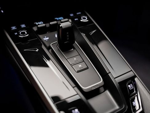 Used 2025 Porsche 911 Carrera image 52