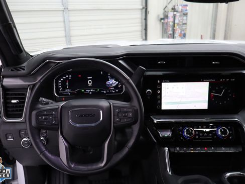 Used 2025 GMC Sierra 2500 Denali Ultimate AWD/4WD image 17