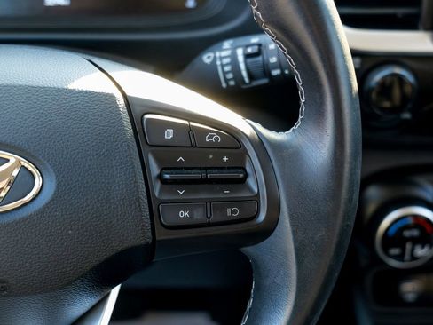 Used 2024 Hyundai Venue SEL image 38