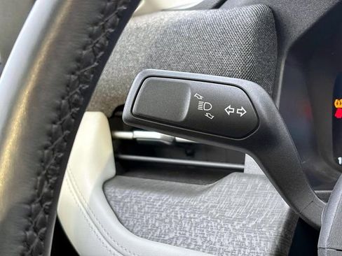 Used 2025 Ford Explorer Platinum w/ Ultimate Package image 31