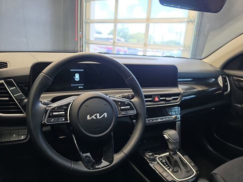 Certified 2026 Kia Seltos S FWD image 20