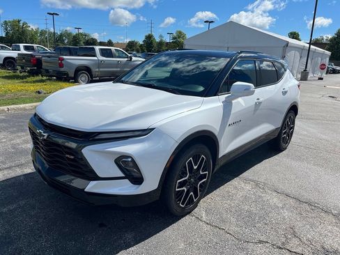 Certified 2023 Chevrolet Blazer RS w/ Driver Confidence II Package AWD/4WD image 3