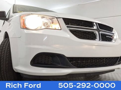 Used 2019 Dodge Grand Caravan SE FWD image 25