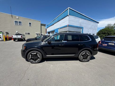 Used 2023 Kia Telluride S AWD/4WD image 2