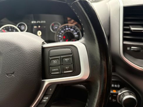 Certified 2020 RAM 2500 Big Horn w/ Night Edition AWD/4WD image 18