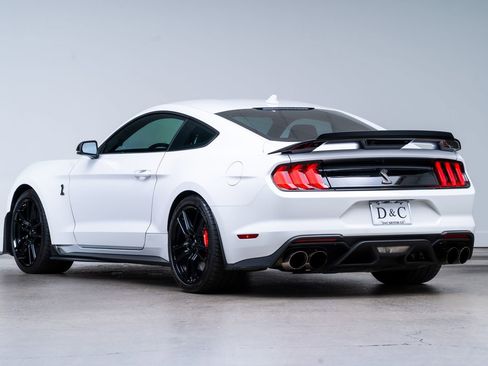 Used 2020 Ford Mustang Shelby GT500 w/ Technology Package RWD image 5
