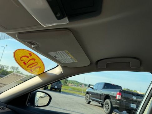 Used 2025 Nissan Altima 2.5 SV image 21