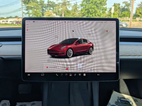 Used 2022 Tesla Model 3 Long Range AWD/4WD image 25