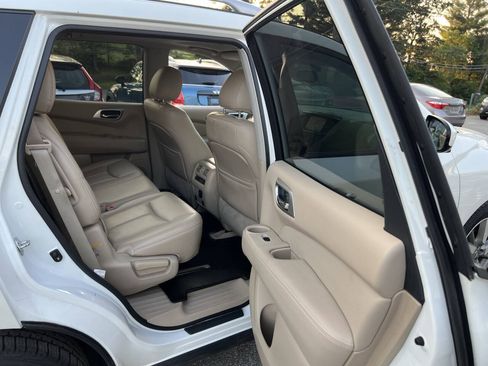 Used 2015 Nissan Pathfinder Platinum AWD/4WD image 12