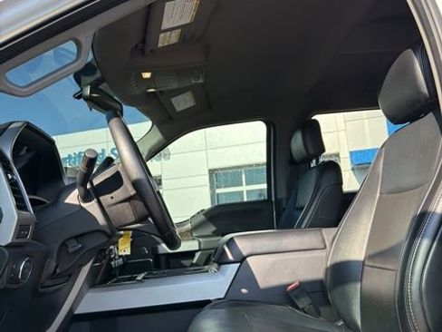 Used 2019 Ford F250 Lariat w/ Chrome Package image 26