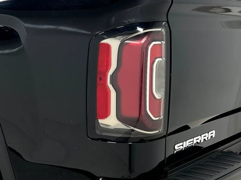 Used 2018 GMC Sierra 1500 SLT AWD/4WD image 37