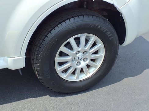 Used 2010 Mercury Mariner Premier FWD image 27