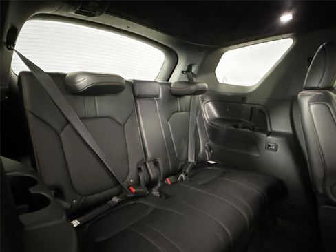 Used 2025 Honda Pilot TrailSport image 38