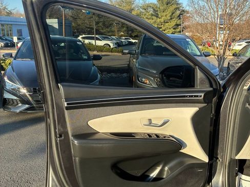 Used 2023 Hyundai Tucson Limited image 44
