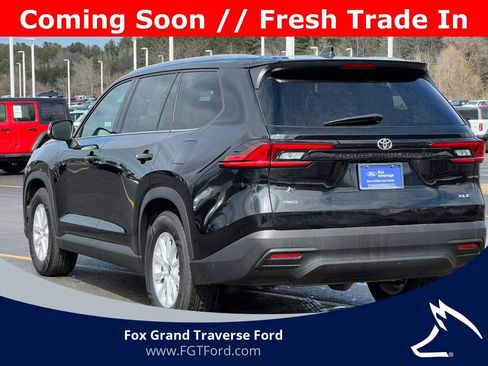 Used 2025 Toyota Grand Highlander AWD image 40