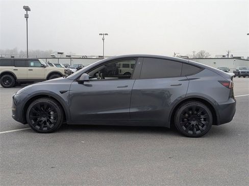 Used 2023 Tesla Model Y Long Range image 6