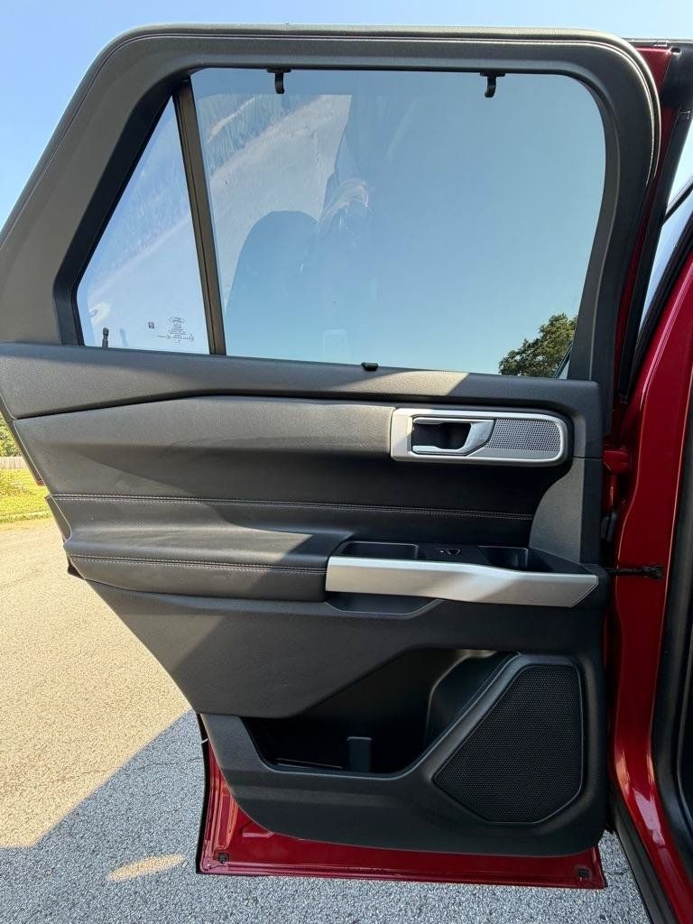 Used 2021 Ford Explorer Limited w/ Equipment Group 301A RWD image 13